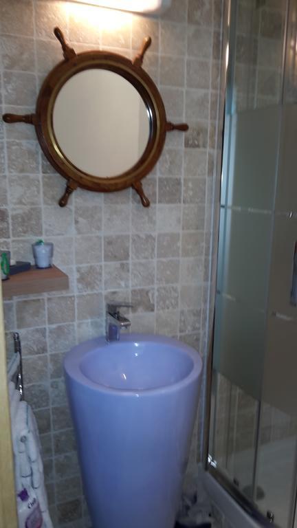オンフルールLe Saint Leonard...Il Est Bleuアパートメント 部屋 写真